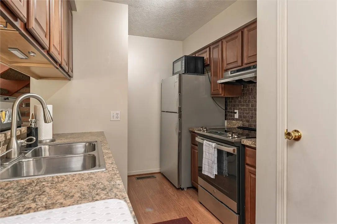 87 Milrace Drive, East Rochester, New York 14445, East Rochester, New York 14445, 2 Bedrooms Bedrooms, 4 Rooms Rooms,1 BathroomBathrooms,Residential,For Sale,87 Milrace Drive, East Rochester, New York 14445,R1628200