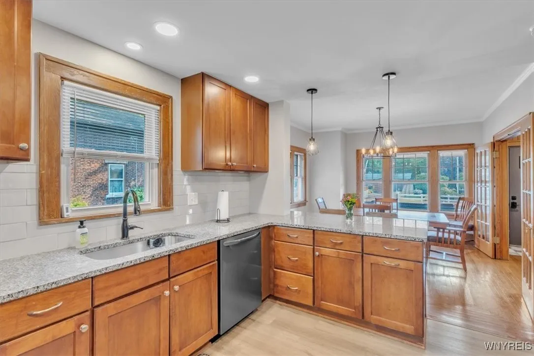 9430 Clarence Center Road, Clarence, New York 1403, Clarence, New York 14032, 4 Bedrooms Bedrooms, 8 Rooms Rooms,1 BathroomBathrooms,Residential,Closed,9430 Clarence Center Road, Clarence, New York 1403,0,B1627986
