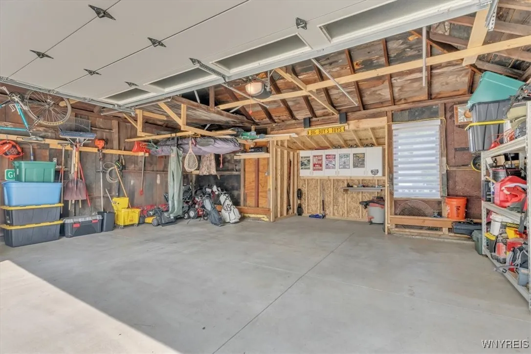 9430 Clarence Center Road, Clarence, New York 1403, Clarence, New York 14032, 4 Bedrooms Bedrooms, 8 Rooms Rooms,1 BathroomBathrooms,Residential,Closed,9430 Clarence Center Road, Clarence, New York 1403,0,B1627986