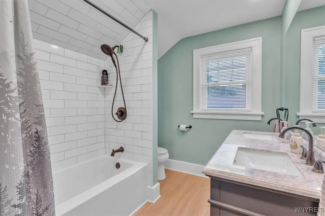 9430 Clarence Center Road, Clarence, New York 1403, Clarence, New York 14032, 4 Bedrooms Bedrooms, 8 Rooms Rooms,1 BathroomBathrooms,Residential,Closed,9430 Clarence Center Road, Clarence, New York 1403,0,B1627986
