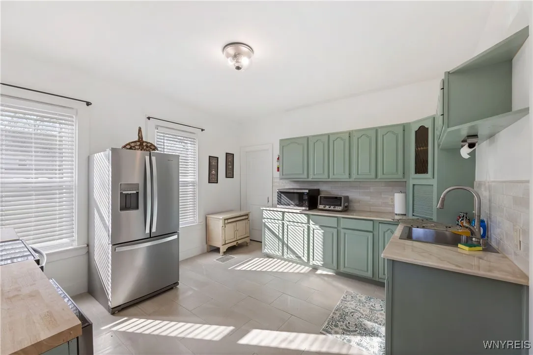 807 Willow Avenue, Niagara Falls, New York 14305, Niagara Falls, New York 14305, 5 Bedrooms Bedrooms, 7 Rooms Rooms,3 BathroomsBathrooms,Residential,Closed,807 Willow Avenue, Niagara Falls, New York 14305,0,B1619931