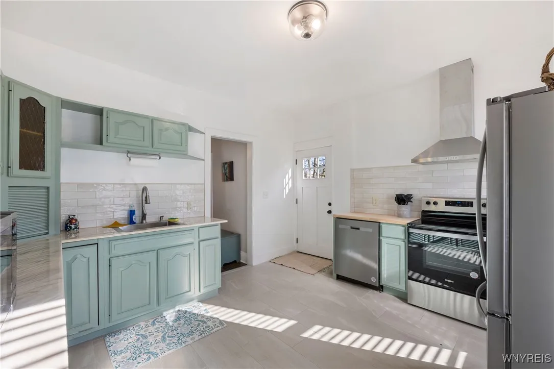 807 Willow Avenue, Niagara Falls, New York 14305, Niagara Falls, New York 14305, 5 Bedrooms Bedrooms, 7 Rooms Rooms,3 BathroomsBathrooms,Residential,Closed,807 Willow Avenue, Niagara Falls, New York 14305,0,B1619931
