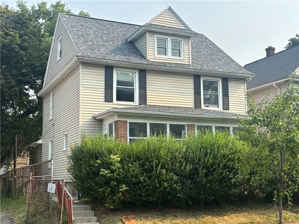 98 Fairbanks Street, Rochester, New York 14621, Rochester, New York 14621, 2 Bedrooms Bedrooms, 5 Rooms Rooms,1 BathroomBathrooms,Residential Lease,Closed,98 Fairbanks Street, Rochester, New York 14621,0,R1627983