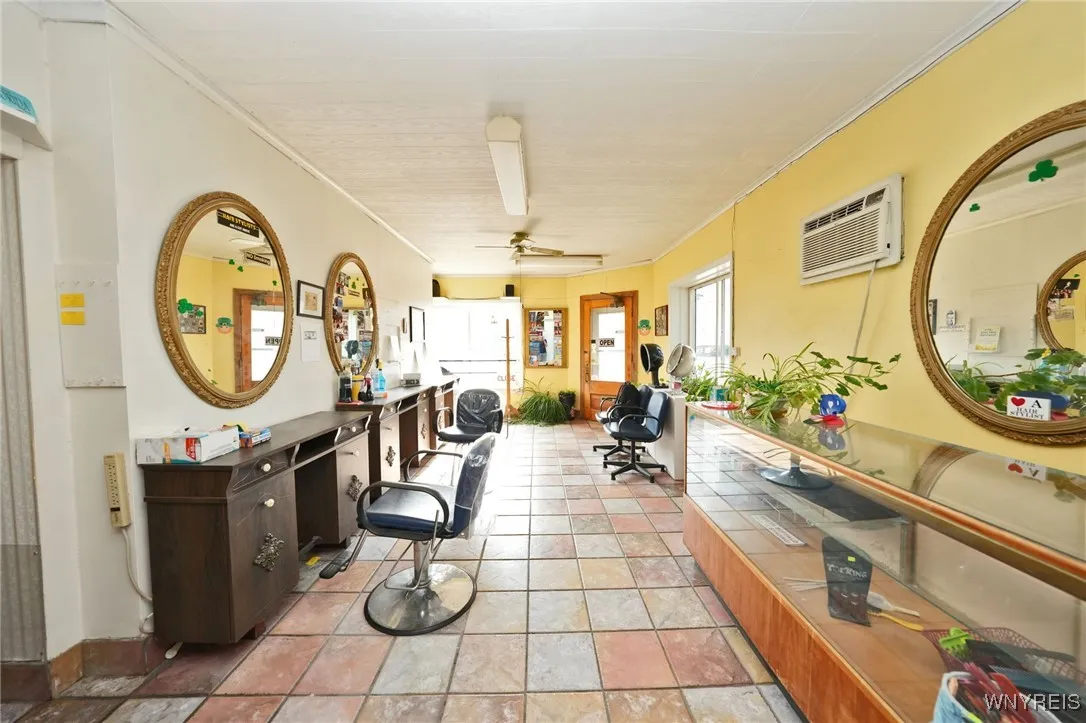 925 Abbott Road, Buffalo, New York 14220, Buffalo, New York 14220, ,Commercial Sale,For Sale,925 Abbott Road, Buffalo, New York 14220,B1628221