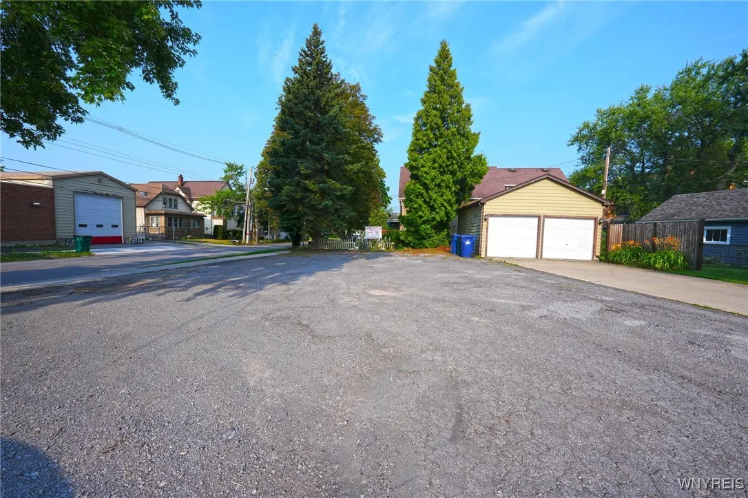 925 Abbott Road, Buffalo, New York 14220, Buffalo, New York 14220, ,Commercial Sale,For Sale,925 Abbott Road, Buffalo, New York 14220,B1628221