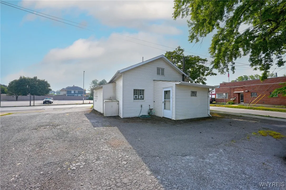 925 Abbott Road, Buffalo, New York 14220, Buffalo, New York 14220, ,Commercial Sale,For Sale,925 Abbott Road, Buffalo, New York 14220,B1628221