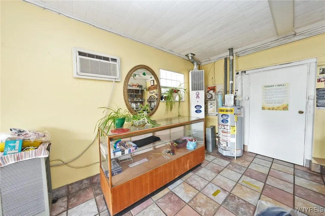 925 Abbott Road, Buffalo, New York 14220, Buffalo, New York 14220, ,Commercial Sale,For Sale,925 Abbott Road, Buffalo, New York 14220,B1628221