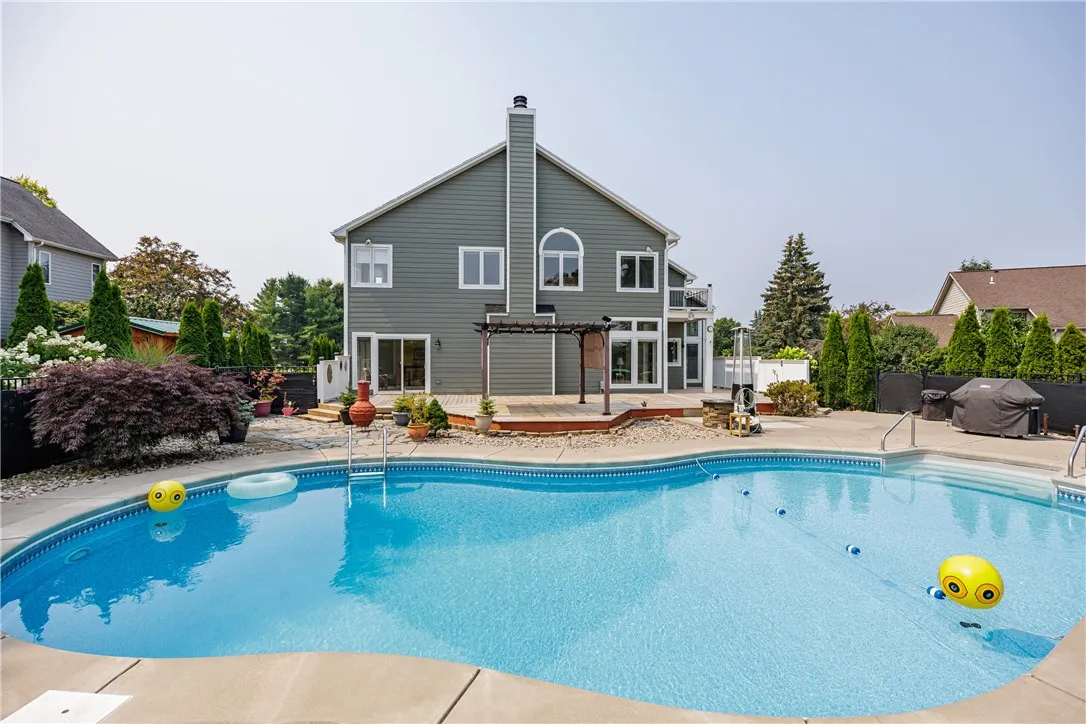 34 Vineyard Hill, Perinton, New York 14450, Perinton, New York 14450, 5 Bedrooms Bedrooms, 10 Rooms Rooms,3 BathroomsBathrooms,Residential,Closed,34 Vineyard Hill, Perinton, New York 14450,0,R1626326