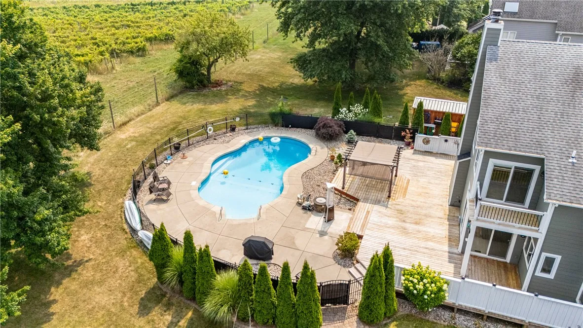 34 Vineyard Hill, Perinton, New York 14450, Perinton, New York 14450, 5 Bedrooms Bedrooms, 10 Rooms Rooms,3 BathroomsBathrooms,Residential,Closed,34 Vineyard Hill, Perinton, New York 14450,0,R1626326