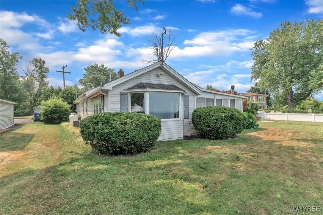 3073 Maple Avenue, Wilson, New York 14172, Wilson, New York 14172, 2 Bedrooms Bedrooms, 6 Rooms Rooms,1 BathroomBathrooms,Residential,For Sale,3073 Maple Avenue, Wilson, New York 14172,0,B1627498