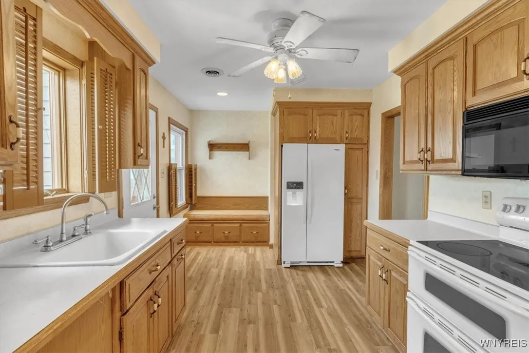 3073 Maple Avenue, Wilson, New York 14172, Wilson, New York 14172, 2 Bedrooms Bedrooms, 6 Rooms Rooms,1 BathroomBathrooms,Residential,For Sale,3073 Maple Avenue, Wilson, New York 14172,0,B1627498