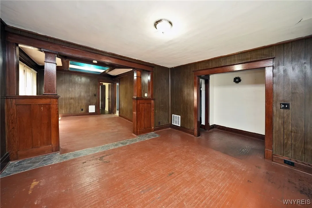92 Wakefield Avenue, Buffalo, New York 14214, Buffalo, New York 14214, 6 Bedrooms Bedrooms, ,2 BathroomsBathrooms,Residential,For Sale,92 Wakefield Avenue, Buffalo, New York 14214,B1627876