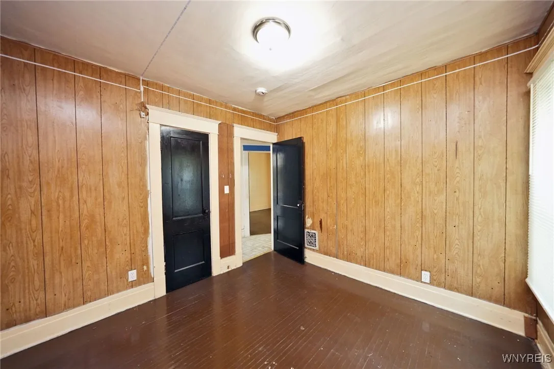 92 Wakefield Avenue, Buffalo, New York 14214, Buffalo, New York 14214, 6 Bedrooms Bedrooms, ,2 BathroomsBathrooms,Residential,For Sale,92 Wakefield Avenue, Buffalo, New York 14214,B1627876