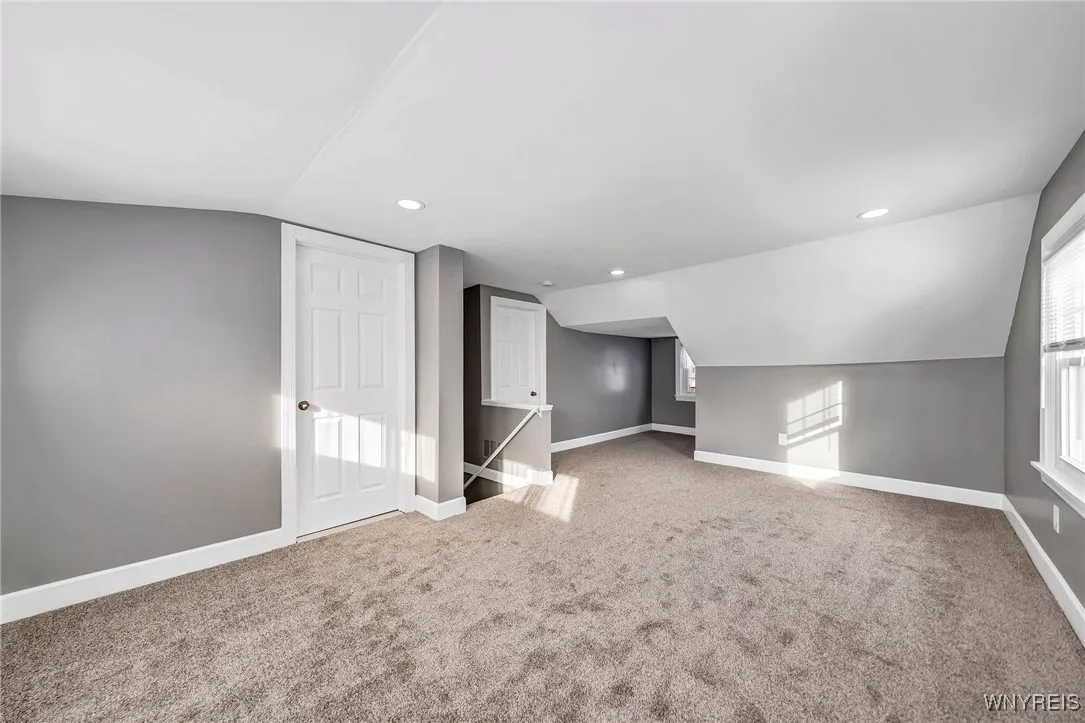 206 Wrexham Court North, Tonawanda, New York 14150, Tonawanda, New York 14150, 4 Bedrooms Bedrooms, 7 Rooms Rooms,1 BathroomBathrooms,Residential Lease,For Rent,206 Wrexham Court North, Tonawanda, New York 14150,B1622441