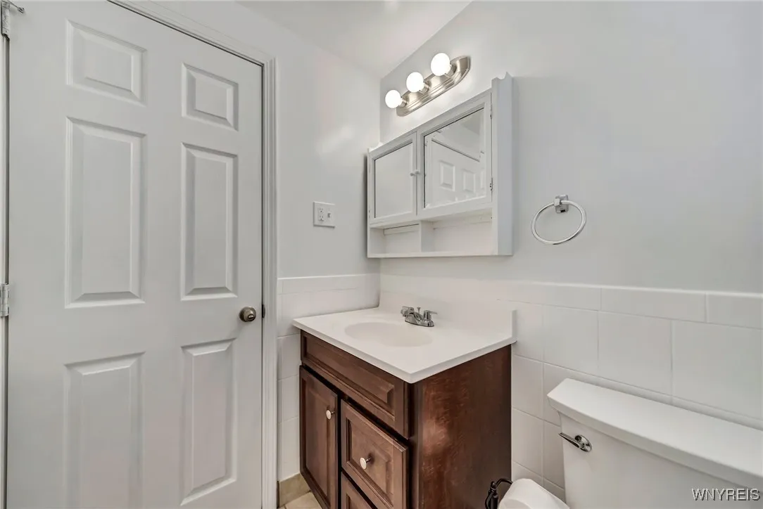 206 Wrexham Court North, Tonawanda, New York 14150, Tonawanda, New York 14150, 4 Bedrooms Bedrooms, 7 Rooms Rooms,1 BathroomBathrooms,Residential Lease,For Rent,206 Wrexham Court North, Tonawanda, New York 14150,B1622441