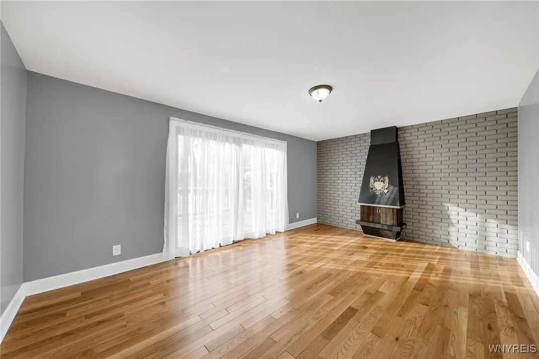206 Wrexham Court North, Tonawanda, New York 14150, Tonawanda, New York 14150, 4 Bedrooms Bedrooms, 7 Rooms Rooms,1 BathroomBathrooms,Residential Lease,For Rent,206 Wrexham Court North, Tonawanda, New York 14150,B1622441