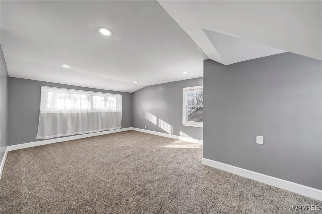 206 Wrexham Court North, Tonawanda, New York 14150, Tonawanda, New York 14150, 4 Bedrooms Bedrooms, 7 Rooms Rooms,1 BathroomBathrooms,Residential Lease,For Rent,206 Wrexham Court North, Tonawanda, New York 14150,B1622441