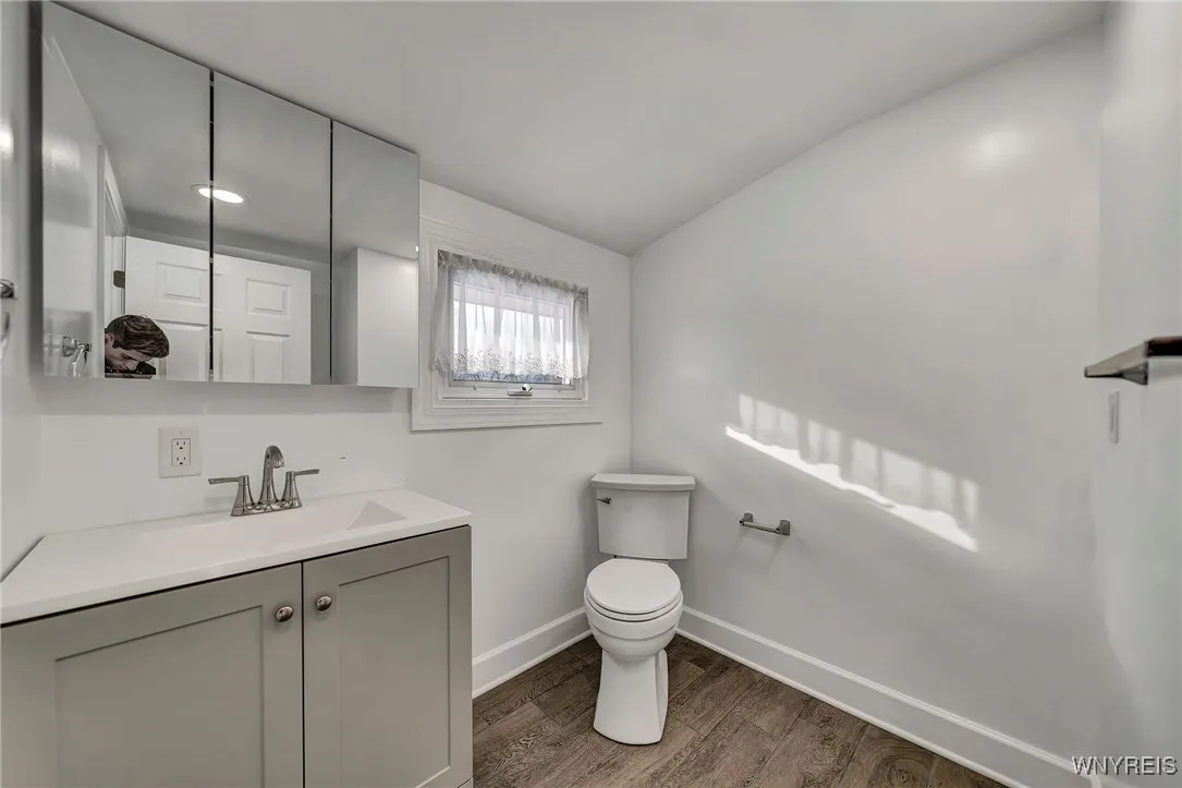 206 Wrexham Court North, Tonawanda, New York 14150, Tonawanda, New York 14150, 4 Bedrooms Bedrooms, 7 Rooms Rooms,1 BathroomBathrooms,Residential Lease,For Rent,206 Wrexham Court North, Tonawanda, New York 14150,B1622441