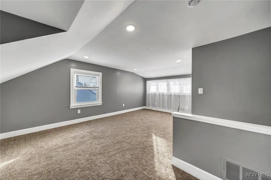 206 Wrexham Court North, Tonawanda, New York 14150, Tonawanda, New York 14150, 4 Bedrooms Bedrooms, 7 Rooms Rooms,1 BathroomBathrooms,Residential Lease,For Rent,206 Wrexham Court North, Tonawanda, New York 14150,B1622441