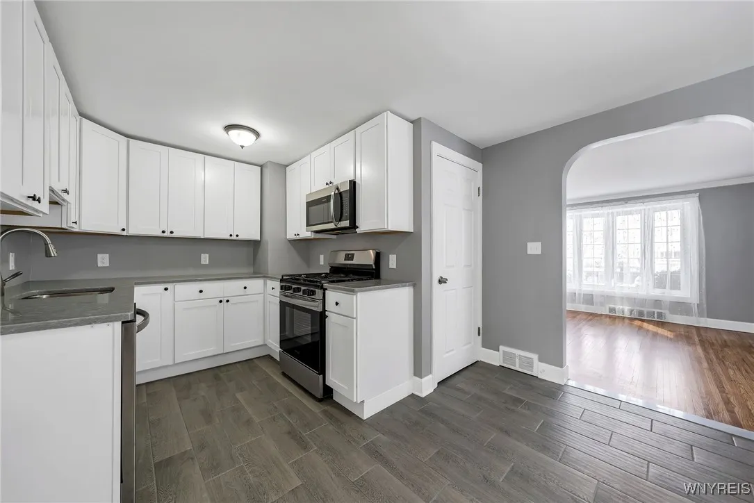 206 Wrexham Court North, Tonawanda, New York 14150, Tonawanda, New York 14150, 4 Bedrooms Bedrooms, 7 Rooms Rooms,1 BathroomBathrooms,Residential Lease,For Rent,206 Wrexham Court North, Tonawanda, New York 14150,B1622441