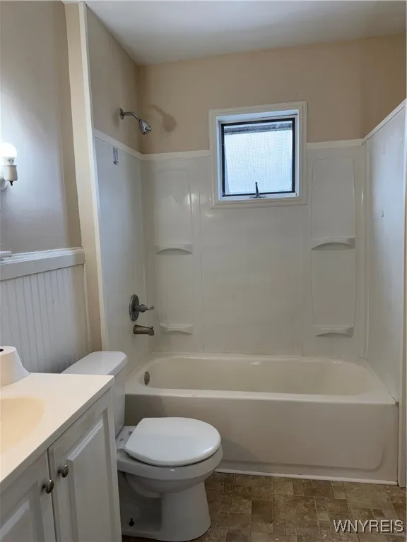 39 Kimmel Avenue, Buffalo, New York 14220, Buffalo, New York 14220, 6 Bedrooms Bedrooms, ,2 BathroomsBathrooms,Residential,For Sale,39 Kimmel Avenue, Buffalo, New York 14220,B1628245