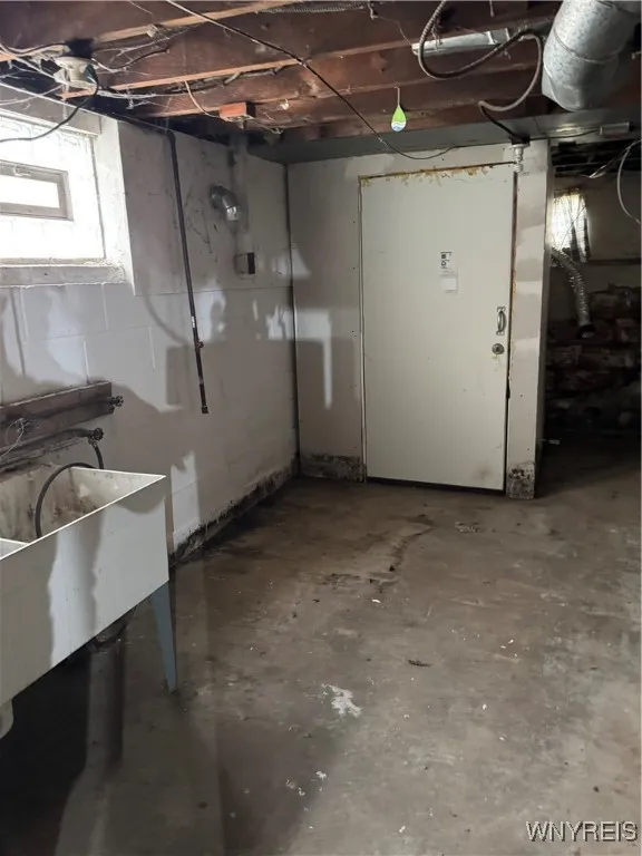 39 Kimmel Avenue, Buffalo, New York 14220, Buffalo, New York 14220, 6 Bedrooms Bedrooms, ,2 BathroomsBathrooms,Residential,For Sale,39 Kimmel Avenue, Buffalo, New York 14220,B1628245