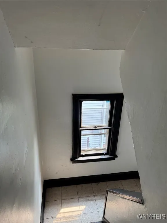 39 Kimmel Avenue, Buffalo, New York 14220, Buffalo, New York 14220, 6 Bedrooms Bedrooms, ,2 BathroomsBathrooms,Residential,For Sale,39 Kimmel Avenue, Buffalo, New York 14220,B1628245
