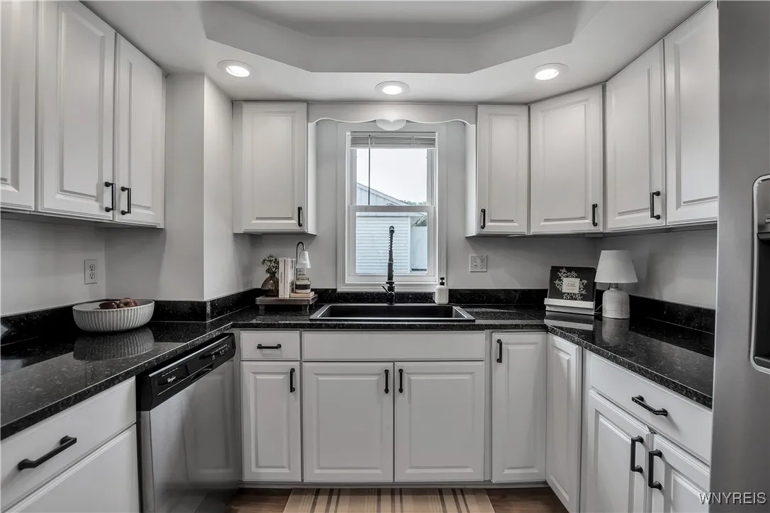 290 Seneca Place, Lancaster, New York 14086, Lancaster, New York 14086, 3 Bedrooms Bedrooms, 5 Rooms Rooms,1 BathroomBathrooms,Residential,Closed,290 Seneca Place, Lancaster, New York 14086,0,B1628061