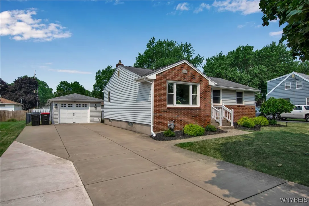 290 Seneca Place, Lancaster, New York 14086, Lancaster, New York 14086, 3 Bedrooms Bedrooms, 5 Rooms Rooms,1 BathroomBathrooms,Residential,Closed,290 Seneca Place, Lancaster, New York 14086,0,B1628061