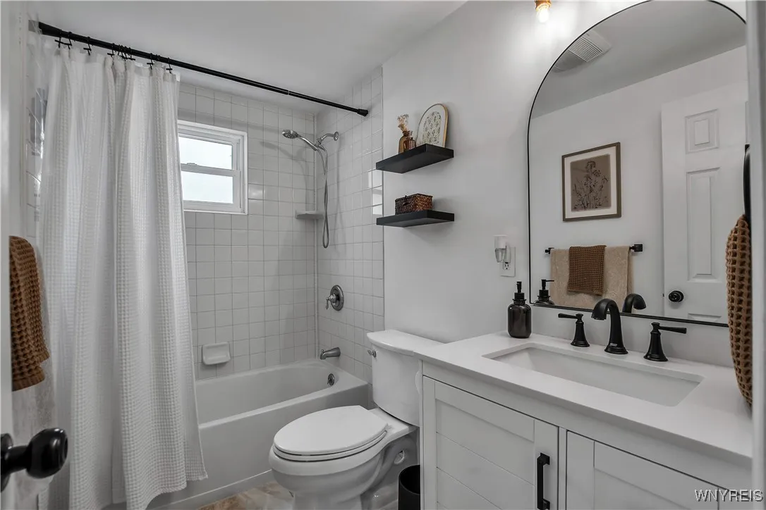 290 Seneca Place, Lancaster, New York 14086, Lancaster, New York 14086, 3 Bedrooms Bedrooms, 5 Rooms Rooms,1 BathroomBathrooms,Residential,Closed,290 Seneca Place, Lancaster, New York 14086,0,B1628061