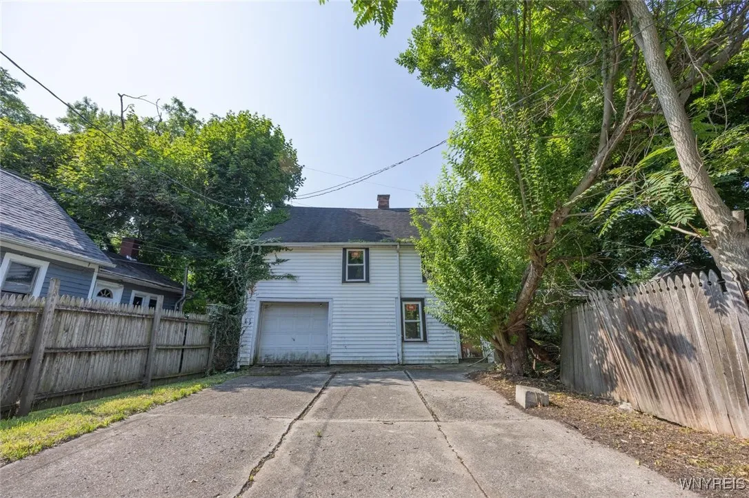 Garage/Carriage House