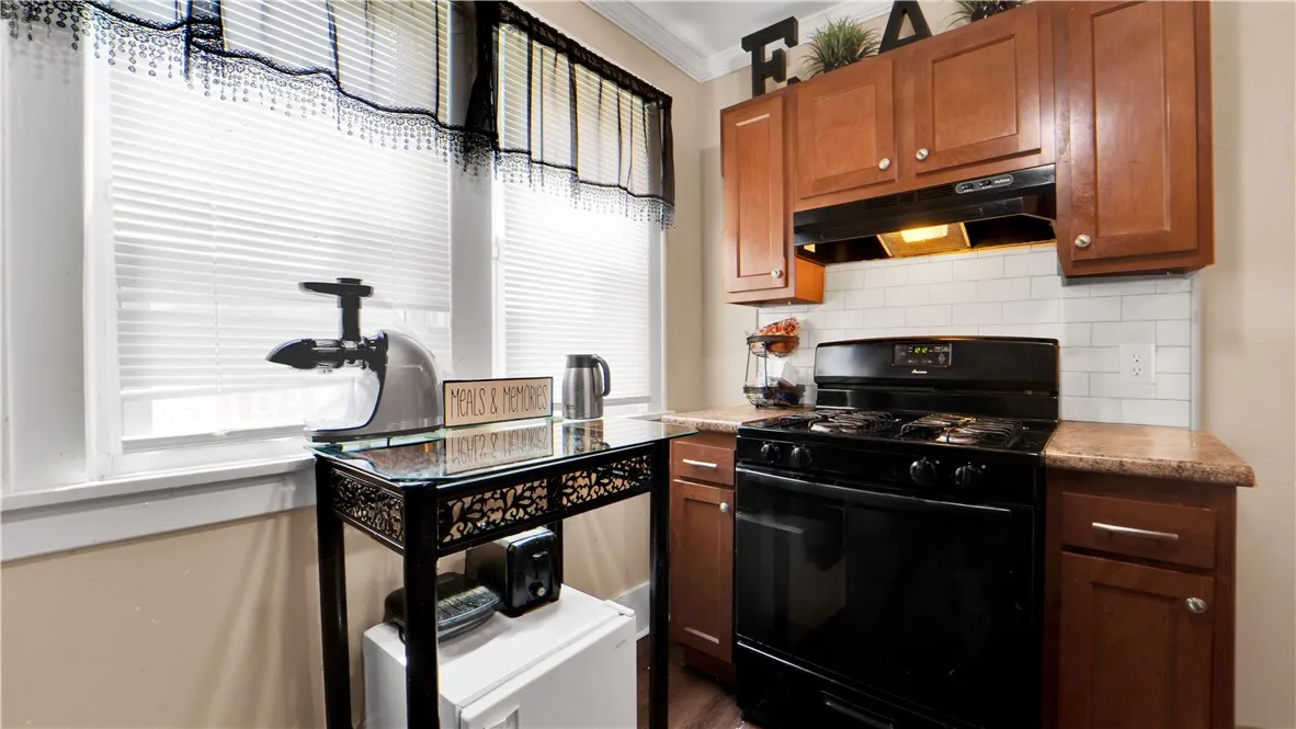 401 Sawyer Street, Rochester, New York 14619, Rochester, New York 14619, 6 Bedrooms Bedrooms, ,2 BathroomsBathrooms,Residential,Closed,401 Sawyer Street, Rochester, New York 14619,0,R1626571