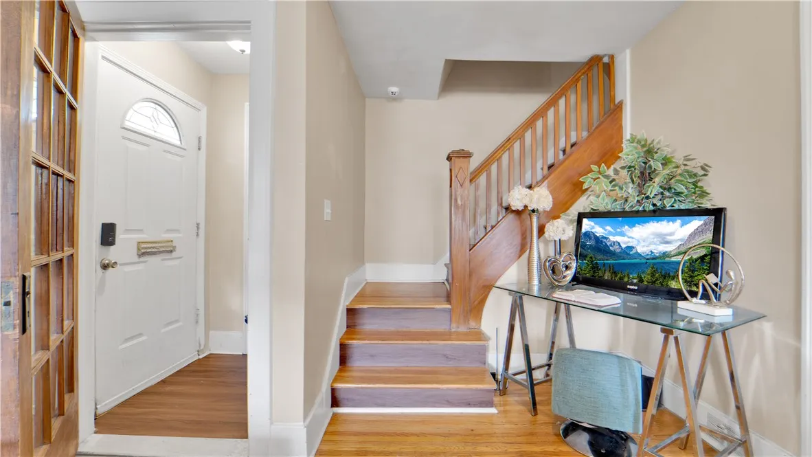 401 Sawyer Street, Rochester, New York 14619, Rochester, New York 14619, 6 Bedrooms Bedrooms, ,2 BathroomsBathrooms,Residential,Closed,401 Sawyer Street, Rochester, New York 14619,0,R1626571