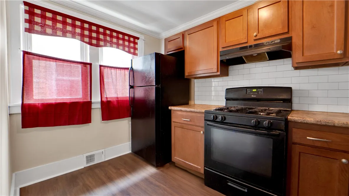 401 Sawyer Street, Rochester, New York 14619, Rochester, New York 14619, 6 Bedrooms Bedrooms, ,2 BathroomsBathrooms,Residential,Closed,401 Sawyer Street, Rochester, New York 14619,0,R1626571