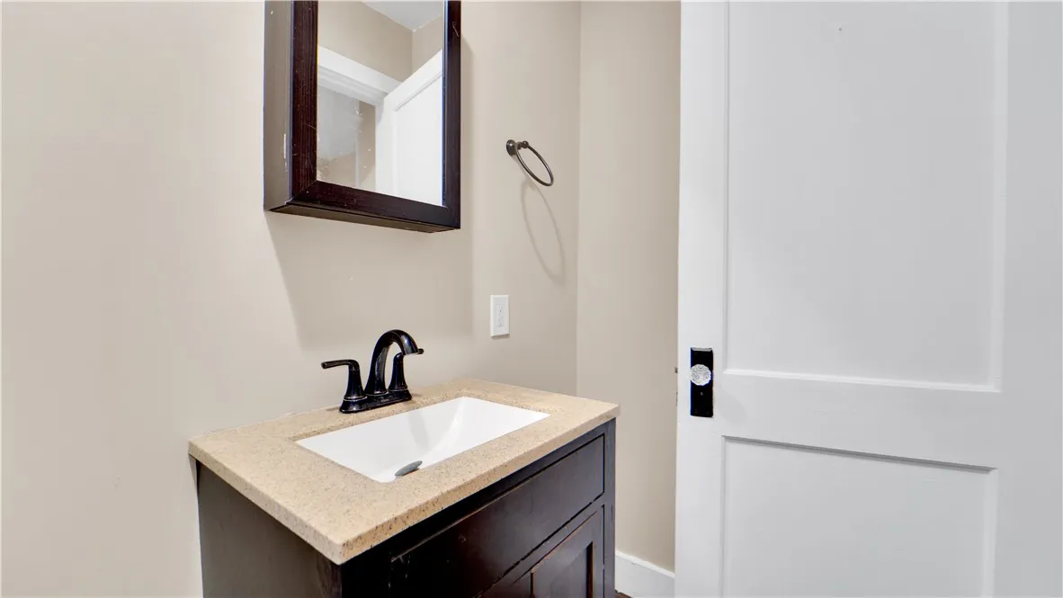 401 Sawyer Street, Rochester, New York 14619, Rochester, New York 14619, 6 Bedrooms Bedrooms, ,2 BathroomsBathrooms,Residential,Closed,401 Sawyer Street, Rochester, New York 14619,0,R1626571