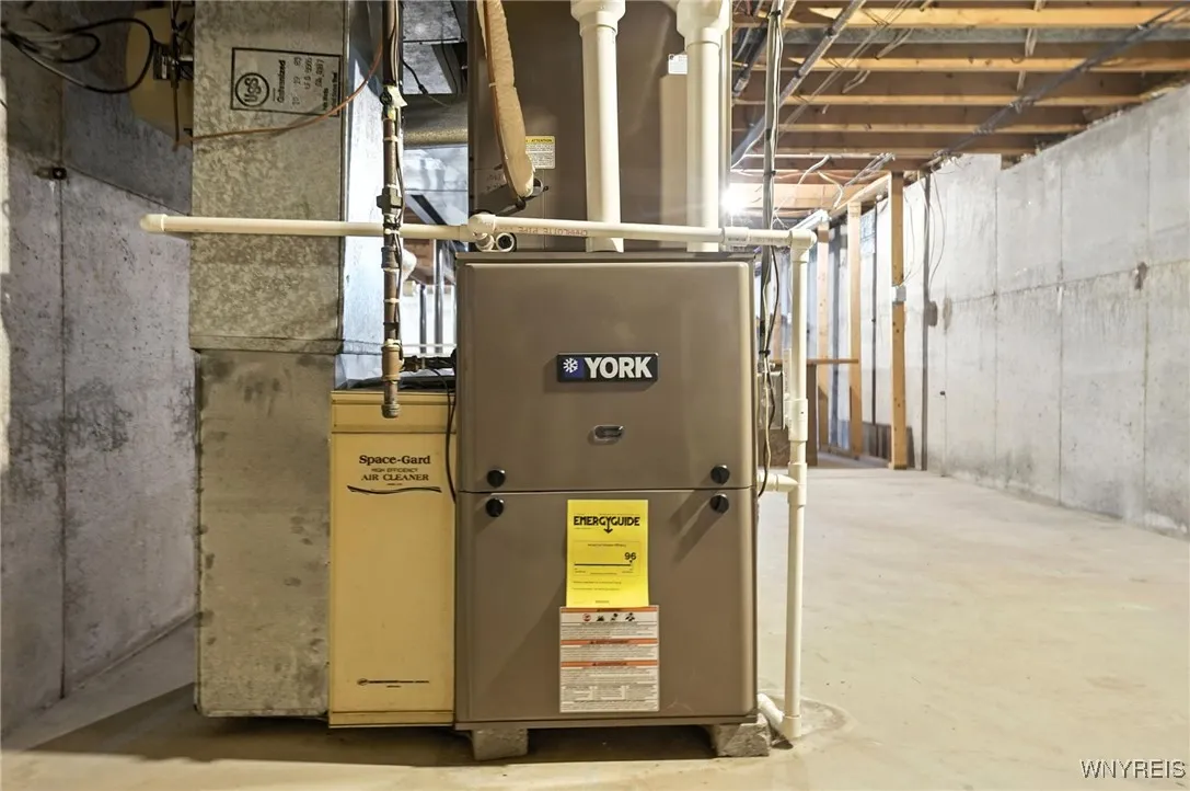 29 Brush Creek Road, Amherst, New York 14221, Amherst, New York 14221, 4 Bedrooms Bedrooms, 8 Rooms Rooms,2 BathroomsBathrooms,Residential,Closed,29 Brush Creek Road, Amherst, New York 14221,0,B1627653