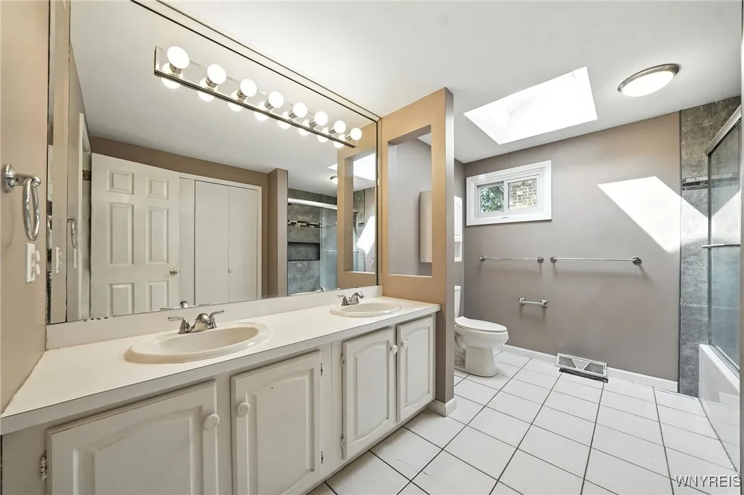 29 Brush Creek Road, Amherst, New York 14221, Amherst, New York 14221, 4 Bedrooms Bedrooms, 8 Rooms Rooms,2 BathroomsBathrooms,Residential,Closed,29 Brush Creek Road, Amherst, New York 14221,0,B1627653