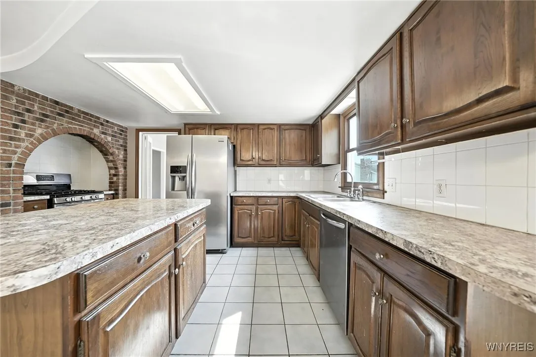 29 Brush Creek Road, Amherst, New York 14221, Amherst, New York 14221, 4 Bedrooms Bedrooms, 8 Rooms Rooms,2 BathroomsBathrooms,Residential,Closed,29 Brush Creek Road, Amherst, New York 14221,0,B1627653