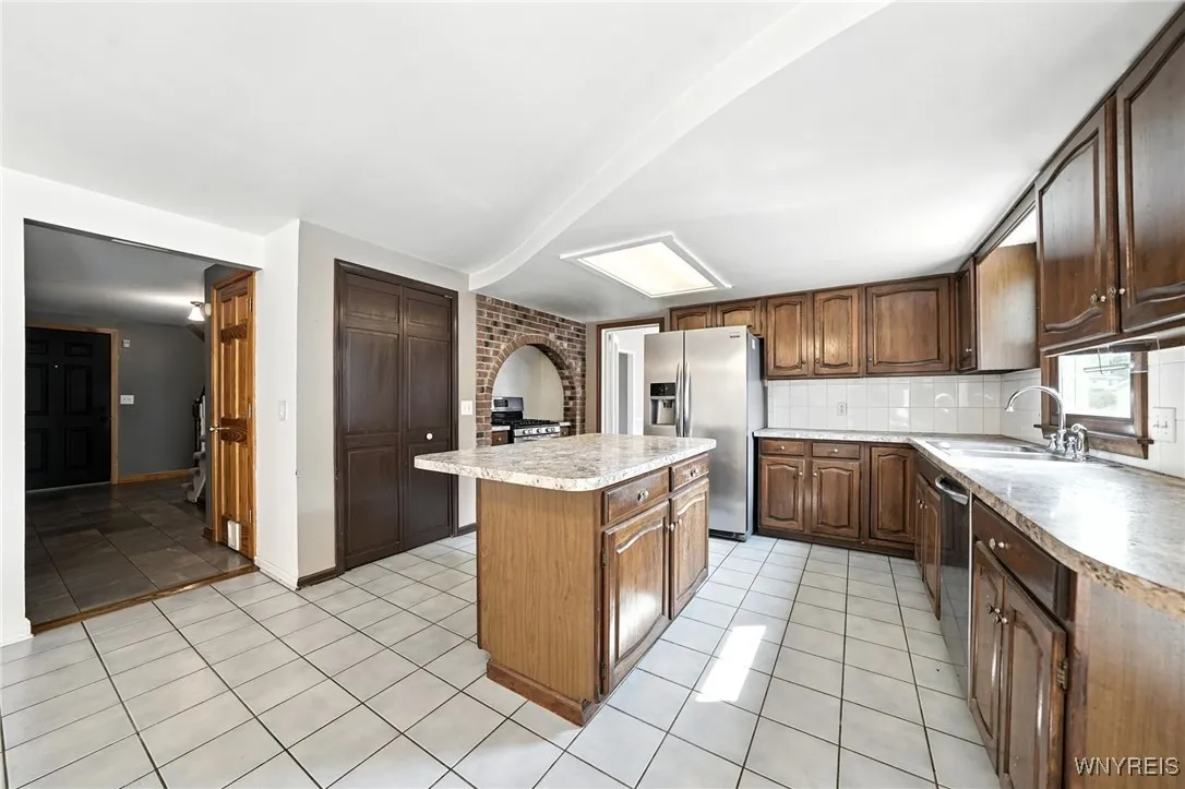 29 Brush Creek Road, Amherst, New York 14221, Amherst, New York 14221, 4 Bedrooms Bedrooms, 8 Rooms Rooms,2 BathroomsBathrooms,Residential,Closed,29 Brush Creek Road, Amherst, New York 14221,0,B1627653