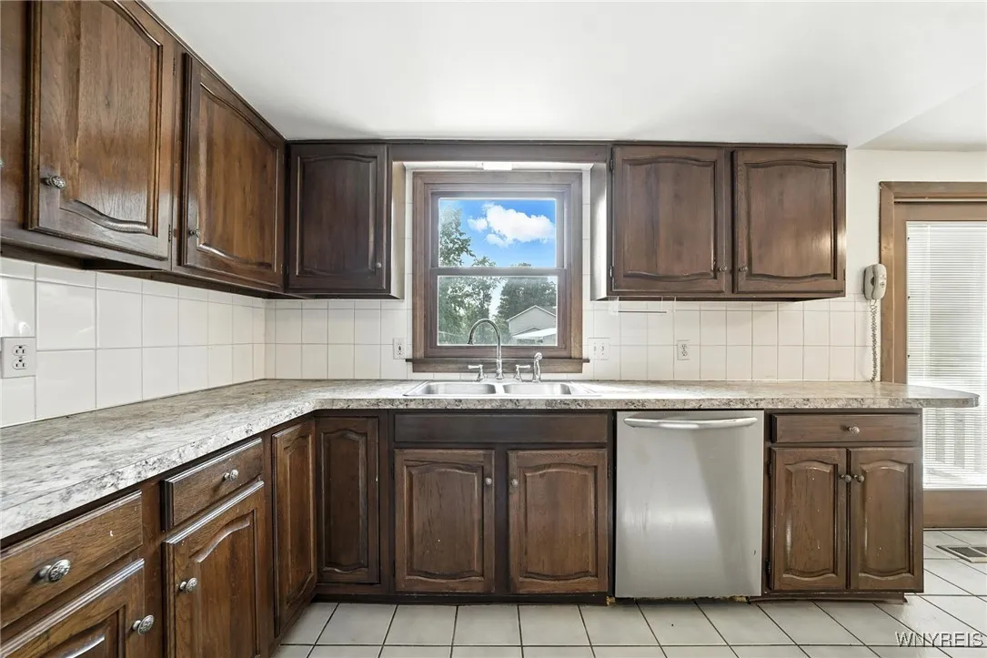 29 Brush Creek Road, Amherst, New York 14221, Amherst, New York 14221, 4 Bedrooms Bedrooms, 8 Rooms Rooms,2 BathroomsBathrooms,Residential,Closed,29 Brush Creek Road, Amherst, New York 14221,0,B1627653