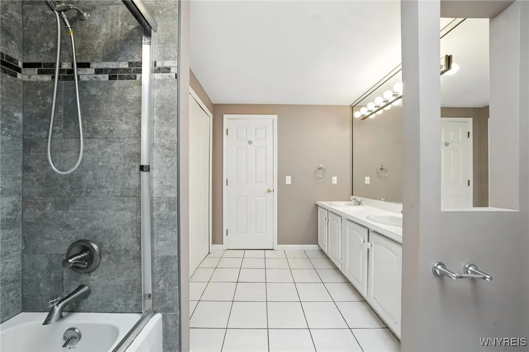 29 Brush Creek Road, Amherst, New York 14221, Amherst, New York 14221, 4 Bedrooms Bedrooms, 8 Rooms Rooms,2 BathroomsBathrooms,Residential,Closed,29 Brush Creek Road, Amherst, New York 14221,0,B1627653