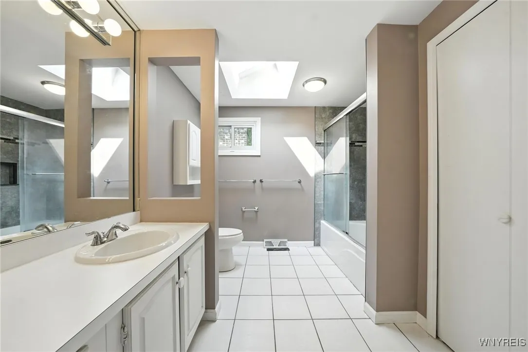 29 Brush Creek Road, Amherst, New York 14221, Amherst, New York 14221, 4 Bedrooms Bedrooms, 8 Rooms Rooms,2 BathroomsBathrooms,Residential,Closed,29 Brush Creek Road, Amherst, New York 14221,0,B1627653