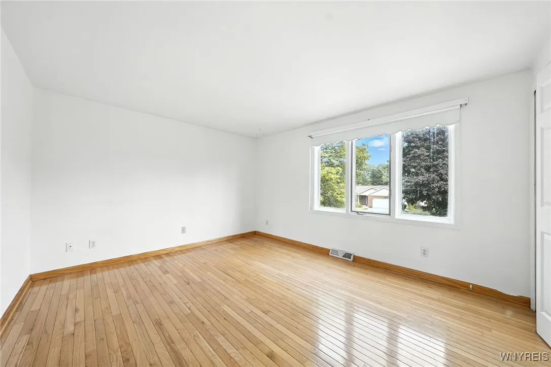 29 Brush Creek Road, Amherst, New York 14221, Amherst, New York 14221, 4 Bedrooms Bedrooms, 8 Rooms Rooms,2 BathroomsBathrooms,Residential,Closed,29 Brush Creek Road, Amherst, New York 14221,0,B1627653