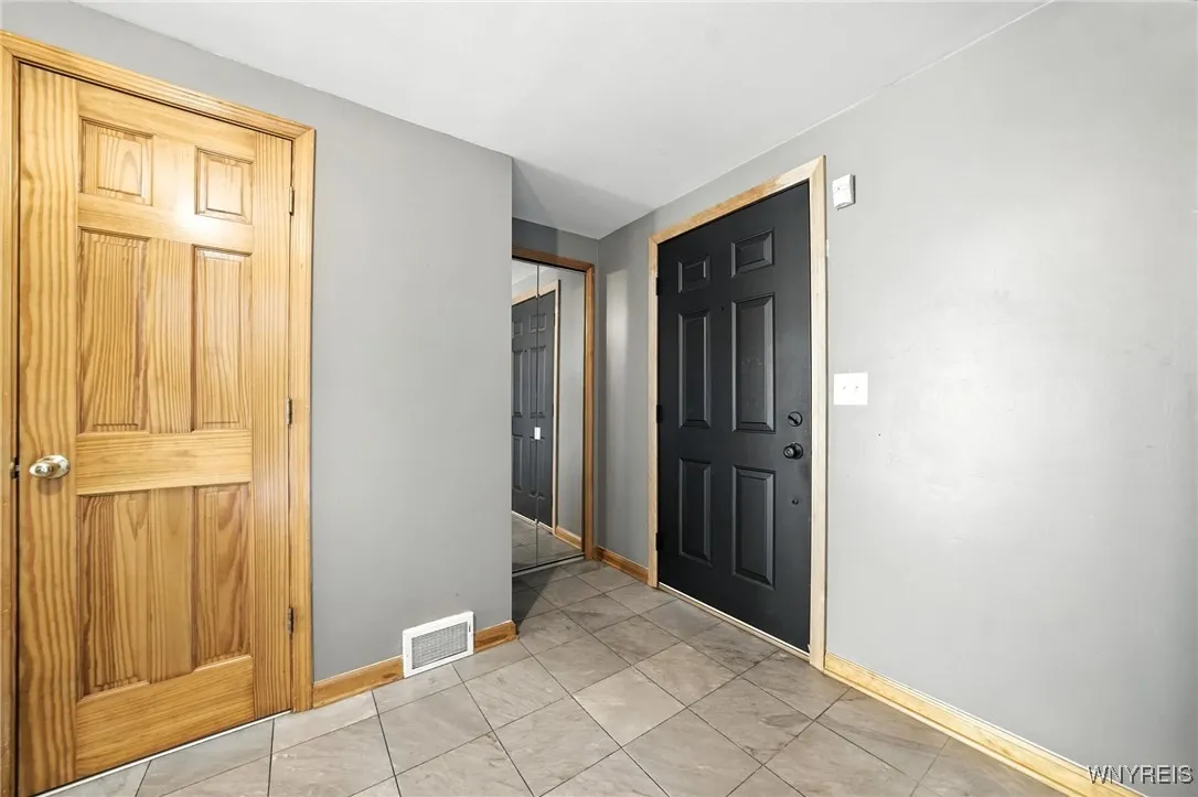 29 Brush Creek Road, Amherst, New York 14221, Amherst, New York 14221, 4 Bedrooms Bedrooms, 8 Rooms Rooms,2 BathroomsBathrooms,Residential,Closed,29 Brush Creek Road, Amherst, New York 14221,0,B1627653