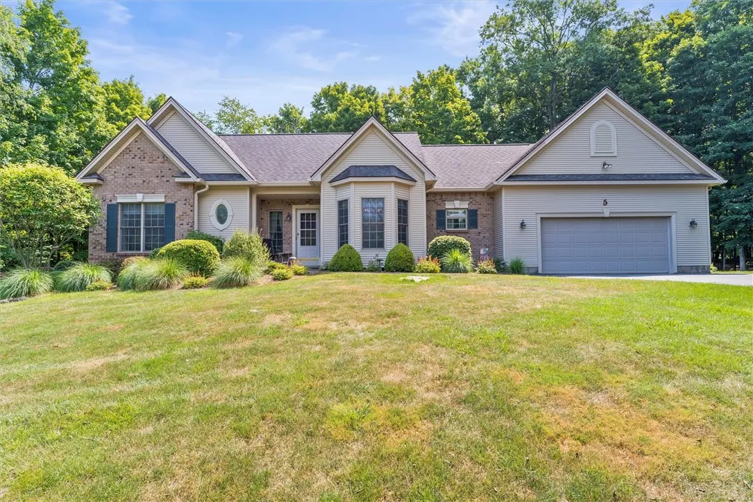 5 Woodsford Lane, Ogden, New York 14559, Ogden, New York 14559, 3 Bedrooms Bedrooms, 7 Rooms Rooms,2 BathroomsBathrooms,Residential,Closed,5 Woodsford Lane, Ogden, New York 14559,0,R1628000