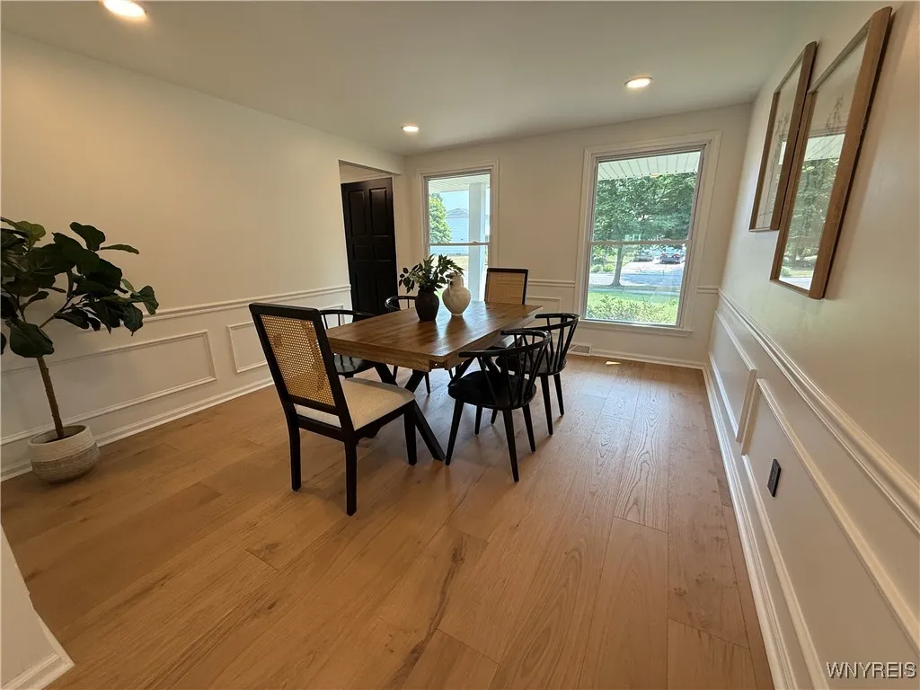 161 Sundown, Amherst, New York 14221, Amherst, New York 14221, 4 Bedrooms Bedrooms, 10 Rooms Rooms,1 BathroomBathrooms,Residential Lease,For Rent,161 Sundown, Amherst, New York 14221,B1628321