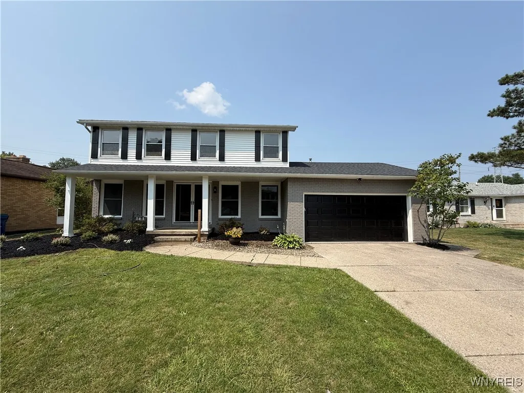 161 Sundown, Amherst, New York 14221, Amherst, New York 14221, 4 Bedrooms Bedrooms, 10 Rooms Rooms,1 BathroomBathrooms,Residential Lease,For Rent,161 Sundown, Amherst, New York 14221,B1628321