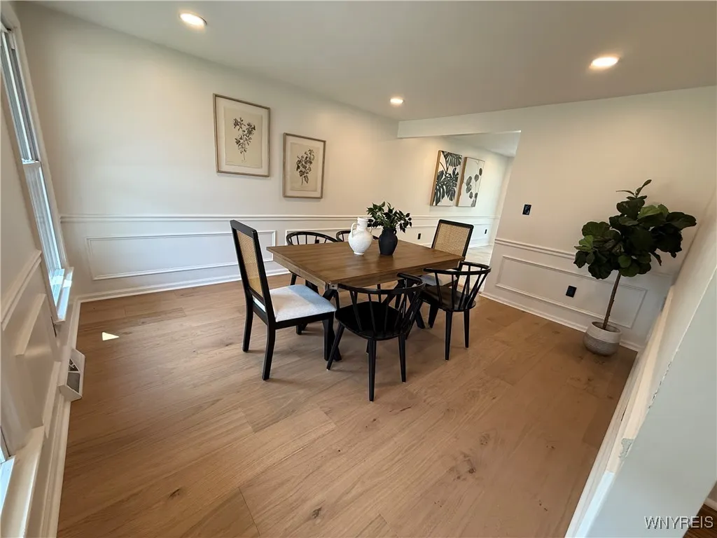 161 Sundown, Amherst, New York 14221, Amherst, New York 14221, 4 Bedrooms Bedrooms, 10 Rooms Rooms,1 BathroomBathrooms,Residential Lease,For Rent,161 Sundown, Amherst, New York 14221,B1628321
