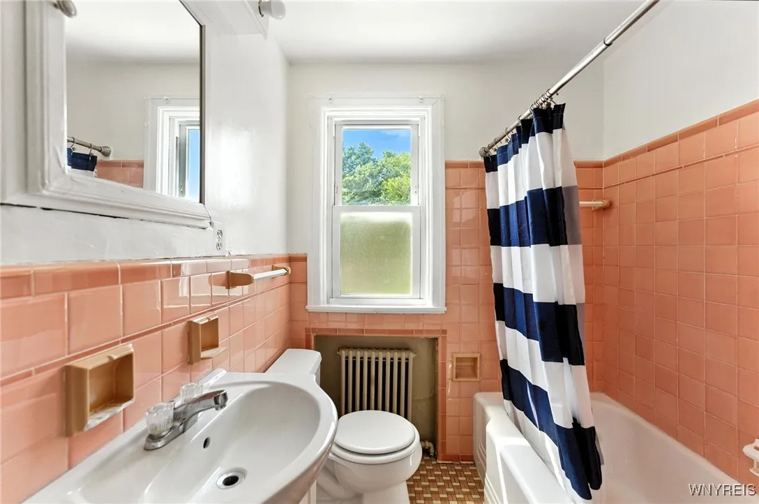 841 Cleveland Drive, Cheektowaga, New York 14225, Cheektowaga, New York 14225, 6 Bedrooms Bedrooms, 10 Rooms Rooms,1 BathroomBathrooms,Residential,For Sale,841 Cleveland Drive, Cheektowaga, New York 14225,B1627793