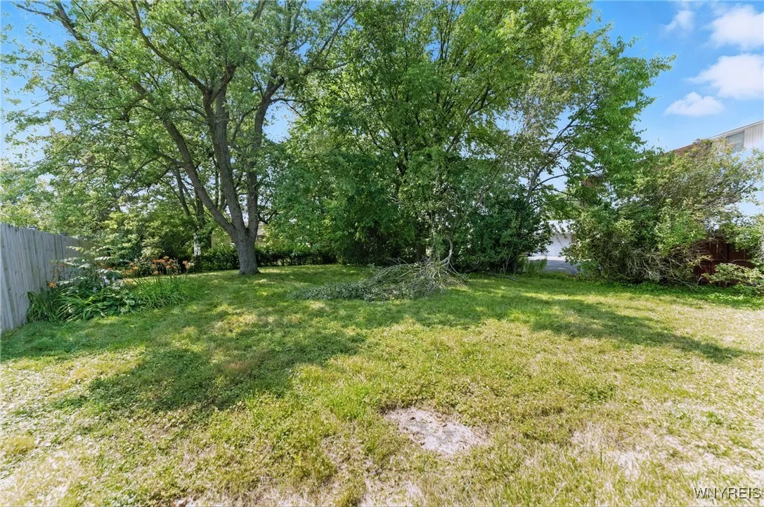 841 Cleveland Drive, Cheektowaga, New York 14225, Cheektowaga, New York 14225, 6 Bedrooms Bedrooms, 10 Rooms Rooms,1 BathroomBathrooms,Residential,For Sale,841 Cleveland Drive, Cheektowaga, New York 14225,B1627793